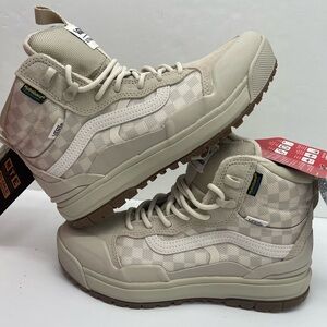 Vans Men’ UltraRange EXO Hi Gore-Tex Cream Lace Up Boots
Mte2
Checkerboard Birch